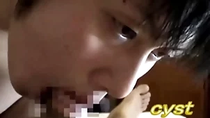 Electric shock device to be imparted to murder balls! his face contorts in narrow pain.
