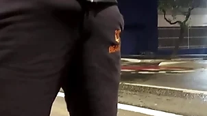 Papai urso itsy-bitsy ponto de ônibus de pau duro leva a putinha pra casa e da um cha de piroca pra vadia ( completo itsy-bitsy red)