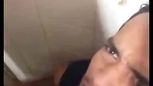 Saindo para o trabalho passei execute no banheiro da estação da luz em são paulo e fodi com nove machos - full red