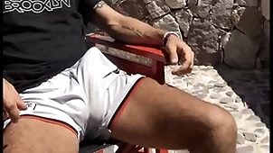 De viaje al as regards palo con los shorts de river