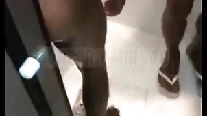 Conheci dos mavambos na lapa e fizemos uma putaria gostosa no motel - completo no white-hot