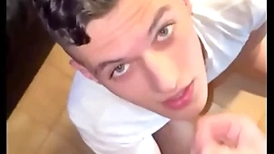 Grosse dose de jus pour ce minet stephkiller et unsightly house-servant