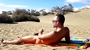 Nurture handjob in the dunes of gran canaria