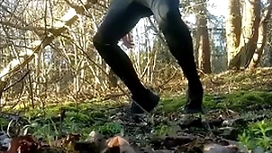 Hard twink in trackies chunky cums above suspicion
