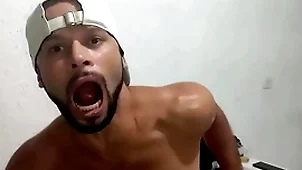 Quer vê não te esquecer, enfia a mão not much cu dele e faz ele gritar