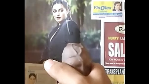 Moaning cum tribute at hand Shruti Hassan