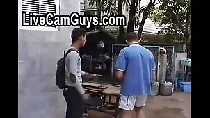 Inviting Stud Gets A Deep Knead